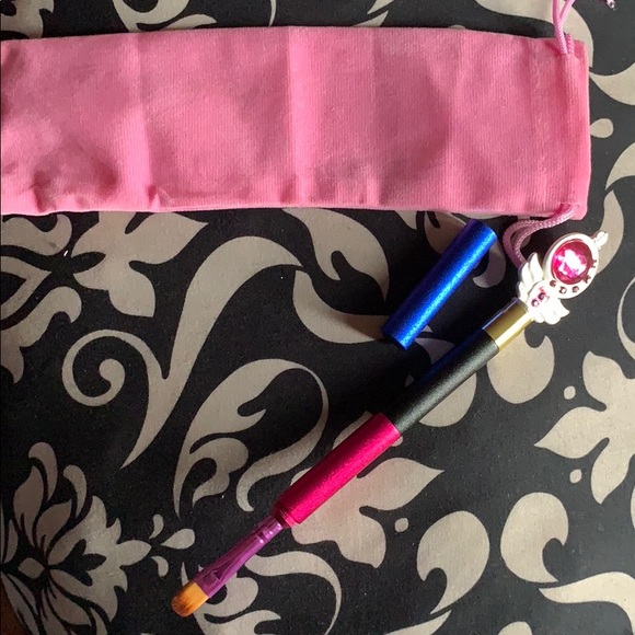 Makeup brushes - Picture 2 of 3